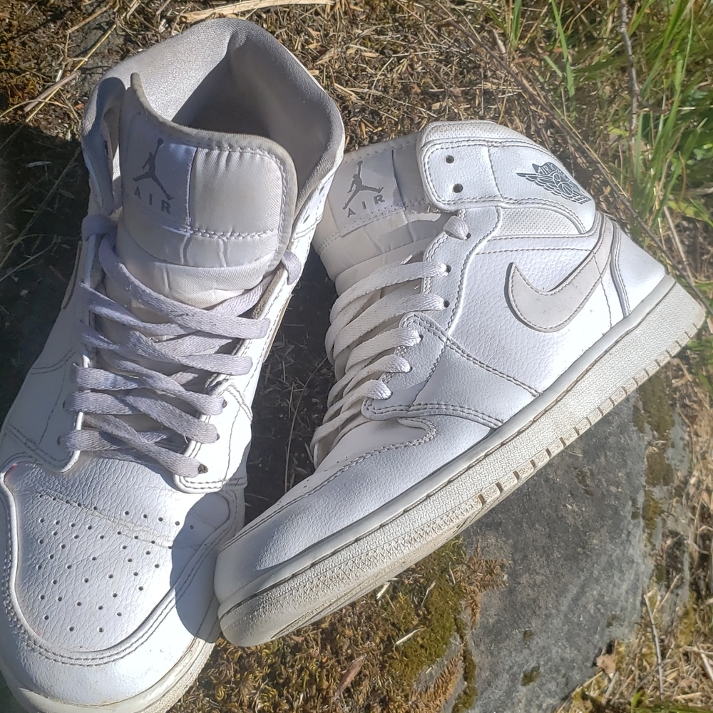 Shoes - Picture 4 of 4